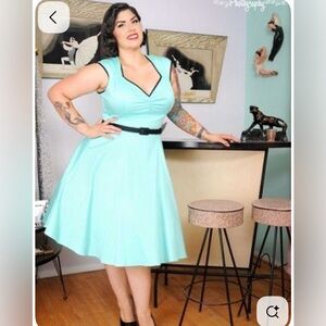Pinup Couture clothing PUG dress size medium. Color mint